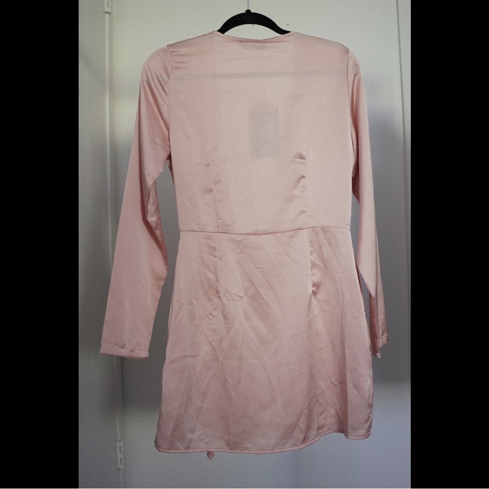 PrettyLittleThing Soft Pink Satin Long Sleeve Mini Dress - Picture 2 of 8